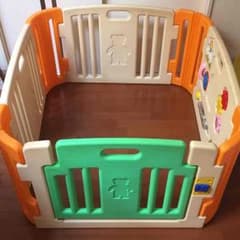 ベビーサークルのサムネイル