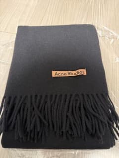 Acne studios マフラーのサムネイル