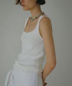 ETRE TOKYO / 新品・未使用 スクエアネックニットタンク　ベージュ ETRE TOKYO スクエアネックニットタンク美品 - メルカリ