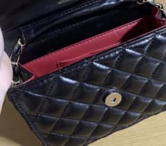 ショルダーバッグ女性のサムネイル