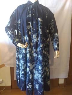 ラ*ィ様 【未使用に近し】45R　鳥と花柄ロングワンピース　ネイビー色フリーサイ 未使用に近し】45R 鳥と花柄ロングワンピース ネイビー色フリーサイズ