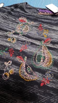 新品 M&KYOKO 刺繍の素敵なニット - メルカリ