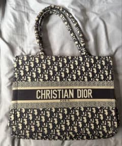 j*様 Christian Dior Book Tote バッグ(コスメおまけ付 - メルカリ