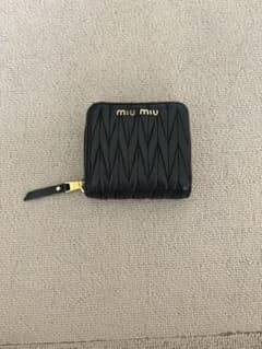 【MIU MIU】マテラッセレザー財布のサムネイル