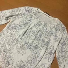 aquascutum/ 花柄トップス 閉店セール価格！のサムネイル