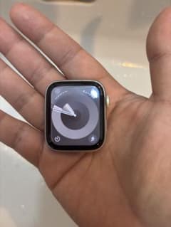 Apple Watch SE（GPS）（第2世代） 44mm アルミニウムのサムネイル