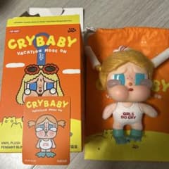 Y*E様 POP MART CRYBABY バケーションモードのサムネイル