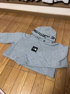 ノースフェイス　直営店限定ロンTパーカーのサムネイル
