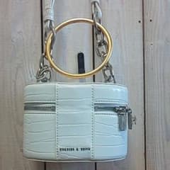 Charles&KEITH チャールズアンドキース ショルダーバッグのサムネイル