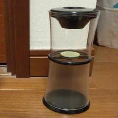 コインを入れると回転する貯金箱！？！のサムネイル