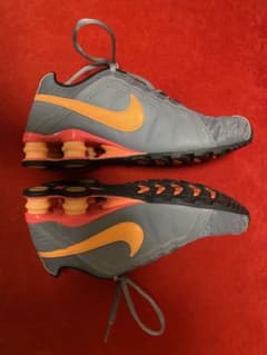 ナイキ　ショックス(Nike Shox)のサムネイル