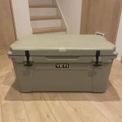 YETI クーラーボックス　タンドラ65のサムネイル