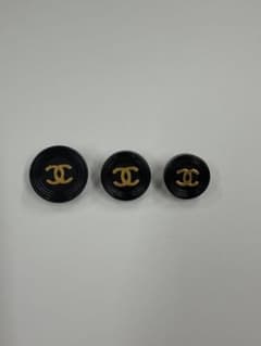 CHANEL ココマーク ボタン "サイズ違い3個セット "ブラック ゴールドのサムネイル
