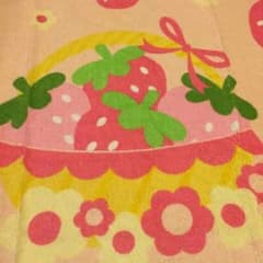 可愛いいちご柄♡ベビー用タオルケットのサムネイル