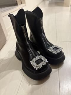 ビジュー付き黒ジッパーブーツのサムネイル
