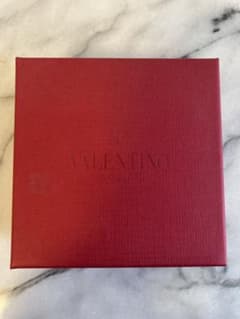 VALENTINO ギフトボックスセット レッドスタッズ付きのサムネイル