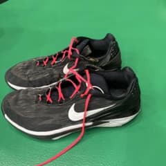 Nike zoom gt cut 2 ブラックホワイトのサムネイル