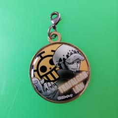 ONE PIECE トラファルガー・ロー キーホルダー - メルカリ