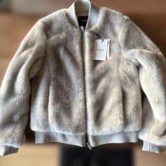 Theory ライトグレー ファー ボンバージャケット レア商品新品 - メルカリ