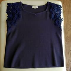 ネイビー 花柄レース 半袖ニットのサムネイル