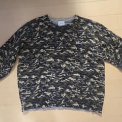 BLESSU カモフラージュ柄 クルーネックニットのサムネイル