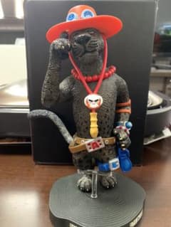 ワンピース動物コラボ・フィギュア　エース　黒豹のサムネイル