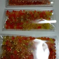 【専用】スワロフスキー等 ビーズ 黄色・オレンジ系のサムネイル