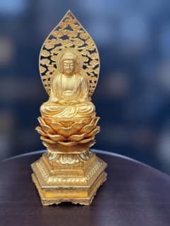 釈迦如来坐像 座釈迦 仏像 金色 約24cm 光背・台座付のサムネイル