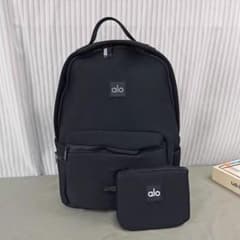 Alo Yoga バックパック ブラック リュック&ソックス2足セット alo リュック & ソックス2足セット - メルカリ