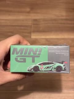 MINI GT Lamborghini 813 Huracan GT3 EVO2のサムネイル