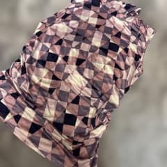 カールラガーフェルド❣️幾何学模様 ハイネック タンクトップ - メルカリ