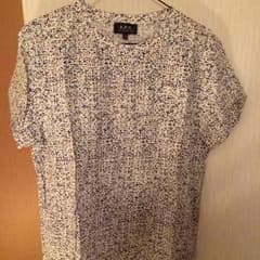 おーしま様専用 新品未使用 A.P.C Tシャツ 柄のサムネイル