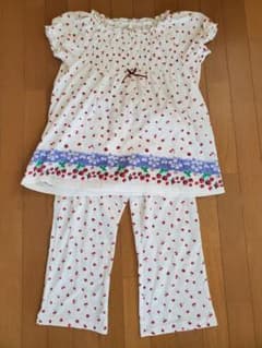 ナルエー いちご柄パジャマ  未使用のサムネイル