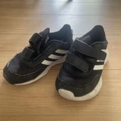 adidas アディダスのサムネイル