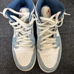 Nike Air Jordan 1 mid ハイパーロイヤルのサムネイル