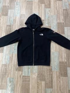 THE NORTH FACE ブラックパーカーのサムネイル