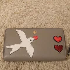トリーバーチ　鳩とハート♥長財布のサムネイル