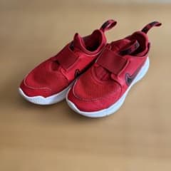 Nike レッド スニーカー ストラップ付きのサムネイル