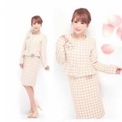 モエリー スーツのサムネイル