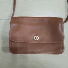 COACH ブラウン ショルダーバッグ多分大事に使われてたと思われます 