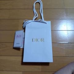 Dior Miss Dior 香水サンプルとショップ袋のサムネイル