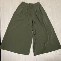 レディース　ワイドパンツ　Mサイズ　カーキ色のサムネイル