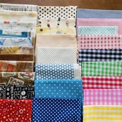❣️パッチワークキルト❣️リバーシブル　バラ　水玉　チェック パッチワークはぎれまとめ売りセット 約28枚チェック・水玉・英字系