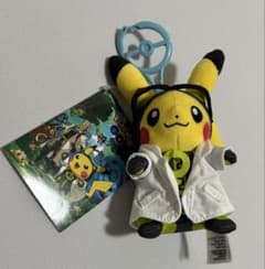 ポケモン ウィロー博士の助手ピカチュウ マスコット - メルカリ