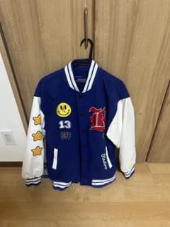 スタジャン ブルーホワイト刺繍デザイン - メルカリ