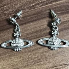 ピアス　Vivienne Westwoodのサムネイル