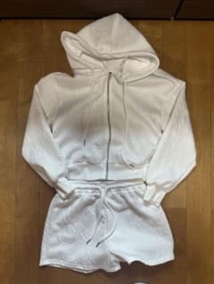 SHEINセットアップ三点セットのサムネイル