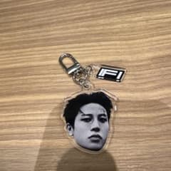 TREASURE IFI 顔アクキー ジョンファンのサムネイル