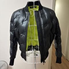 DIESEL ブラック インナー蛍光イエロー ショート丈ダウンジャケット 