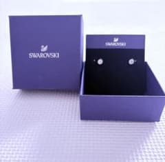 SWAROVSKI クリスタルスタッドピアスのサムネイル